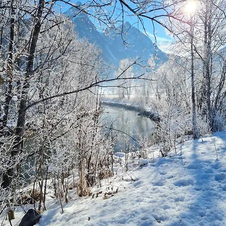 Haus Ida アパート *